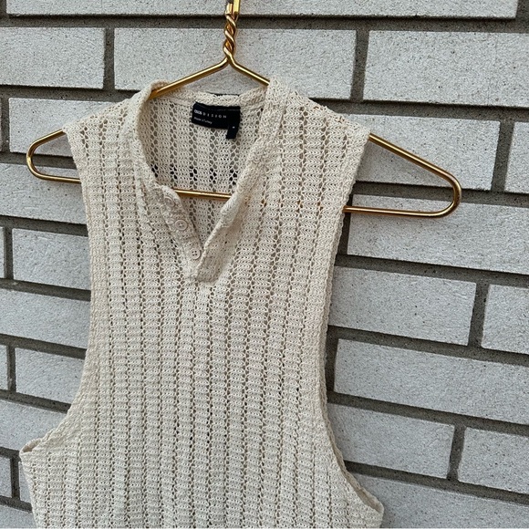 ASOS Design Cream Crochet Sleeveless Sweater Tank Boho Buttoned Cotton Festival - Picture 2 of 10